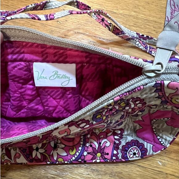 Vera Bradley "Frannie" Small Crossbody Retired Very Berry Paisley - Picture 3 of 3